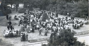 Reading Abbey octocentery celebrations in Forbury Gardens 18 june 1921, local studies collection
